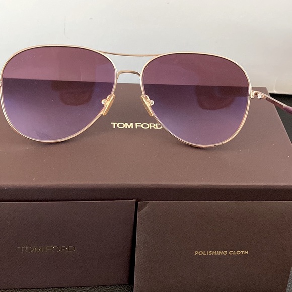 NWOT Sunglasses Tom Ford FT 0823 Clark 28U Shiny Rose Gold -Trans Pink/Gradient - Picture 4 of 15